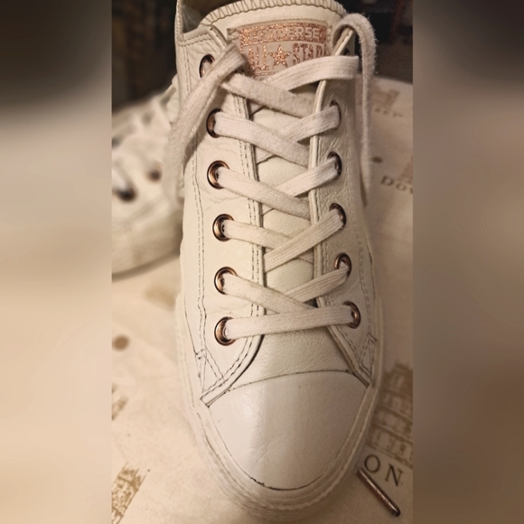 Converse Chuck Taylor's. White with Gold Tone Hardware. w 9 1\2 m 7 1\2 - Picture 6 of 15